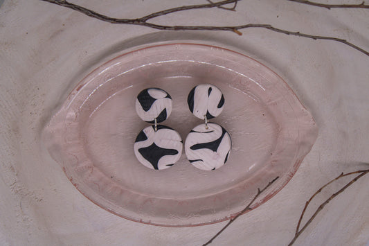 Black and White Dangle Swiggle