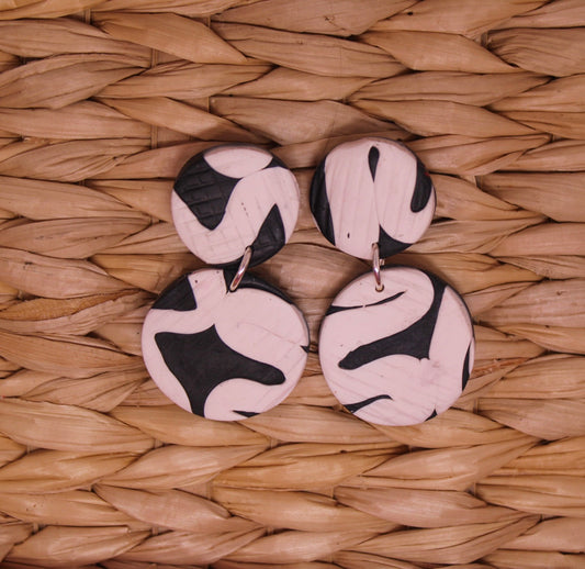 Black and White Dangle Swiggle