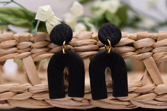 Black Ribbed Arches